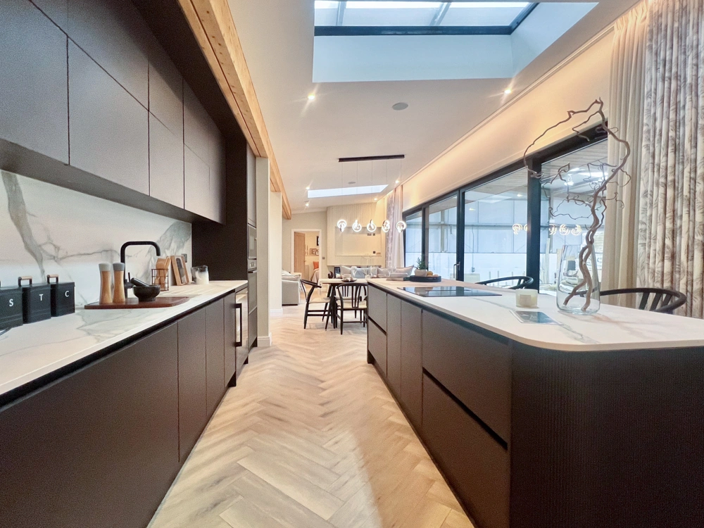 Curve kitchen by Harbur-10